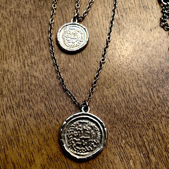 Vestique Reversible Layered Coin Necklace - Gold - Picture 4 of 5